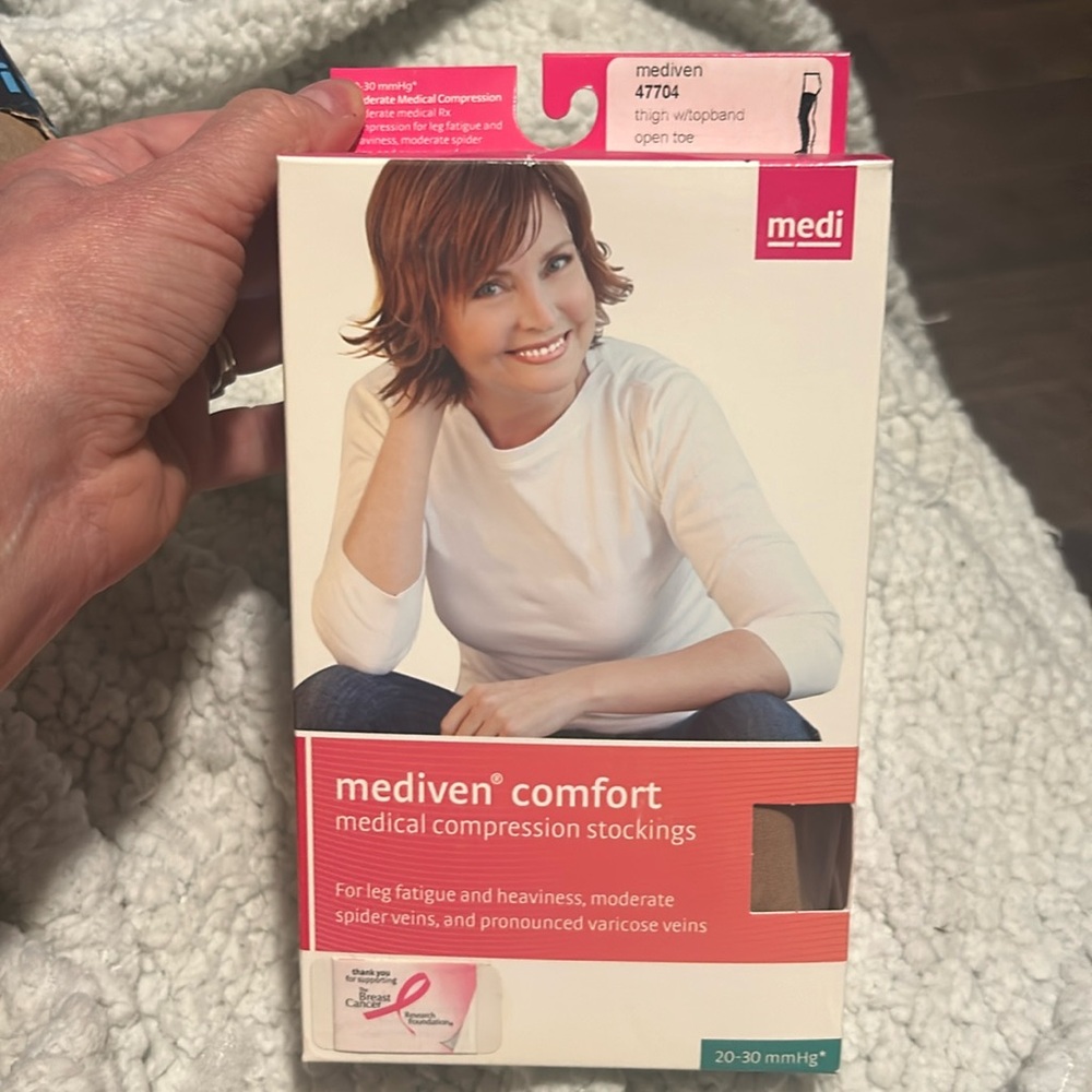 Mediven 47704 compression stocking thigh w/topband 20-30mmHg open toe natural IV